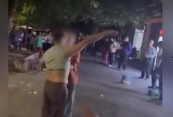 吃瓜儿子抓妈妈的视频