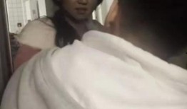 景区吃瓜女子视频播放大全,趣味瞬间，笑料横生