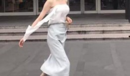 街拍网红吃瓜视频,揭秘街头美食瓜子的魅力瞬间